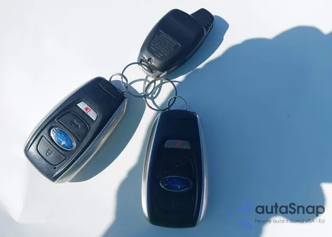 2016 Subaru Outback 2.5I Limited из США, поврежденный, VIN 4S4BSANC9G3347777